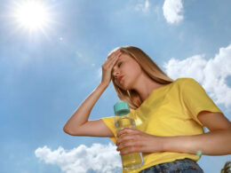 Сильная головная боль как симптом солнечного удара