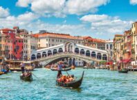 Власти Венеции запустили систему взимания платы с туристов